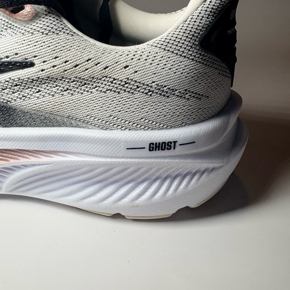 Brand New In Box Womens Brooks Ghost 17 Size 5 Wide. Off White, Rose Gold, Black - Picture 5 of 15